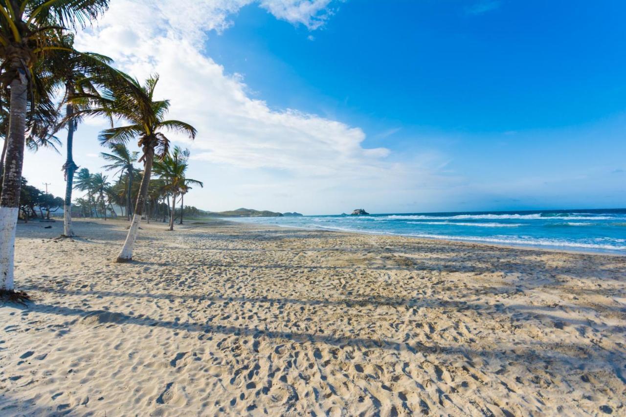 Agua Dorada Beach Hotel Playa El Agua Bagian luar foto